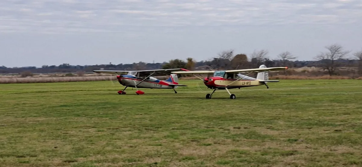 Aviones en la pista de General Rodríguez